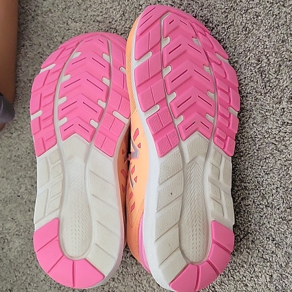 New Balance - Picture 5 of 5